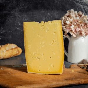 Lá de Madre - 9 meses de maturação - Queijo Artesanal de Leite Crú - fração 250g